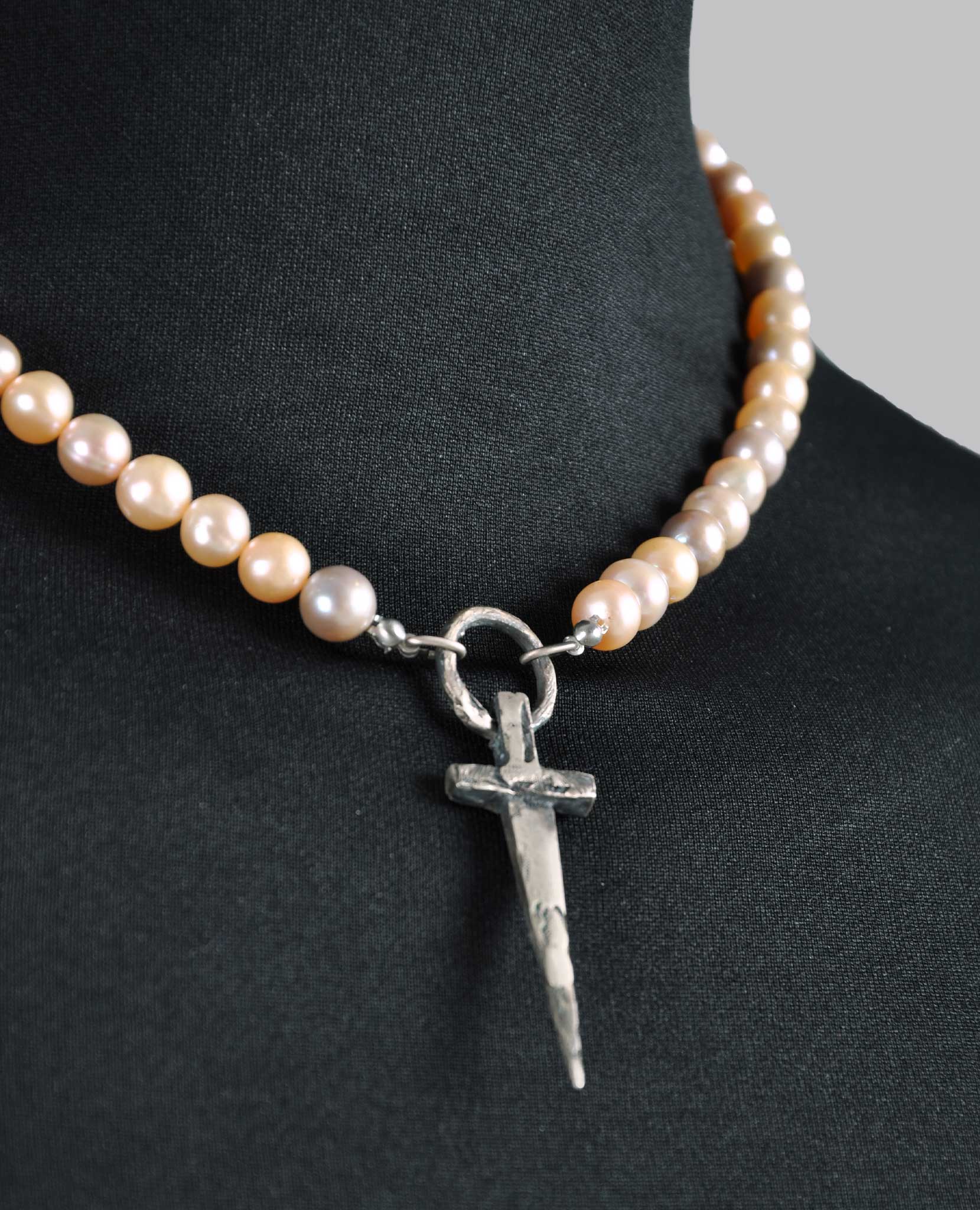 PINK PEARL DAGGER CHOKER - Image 5