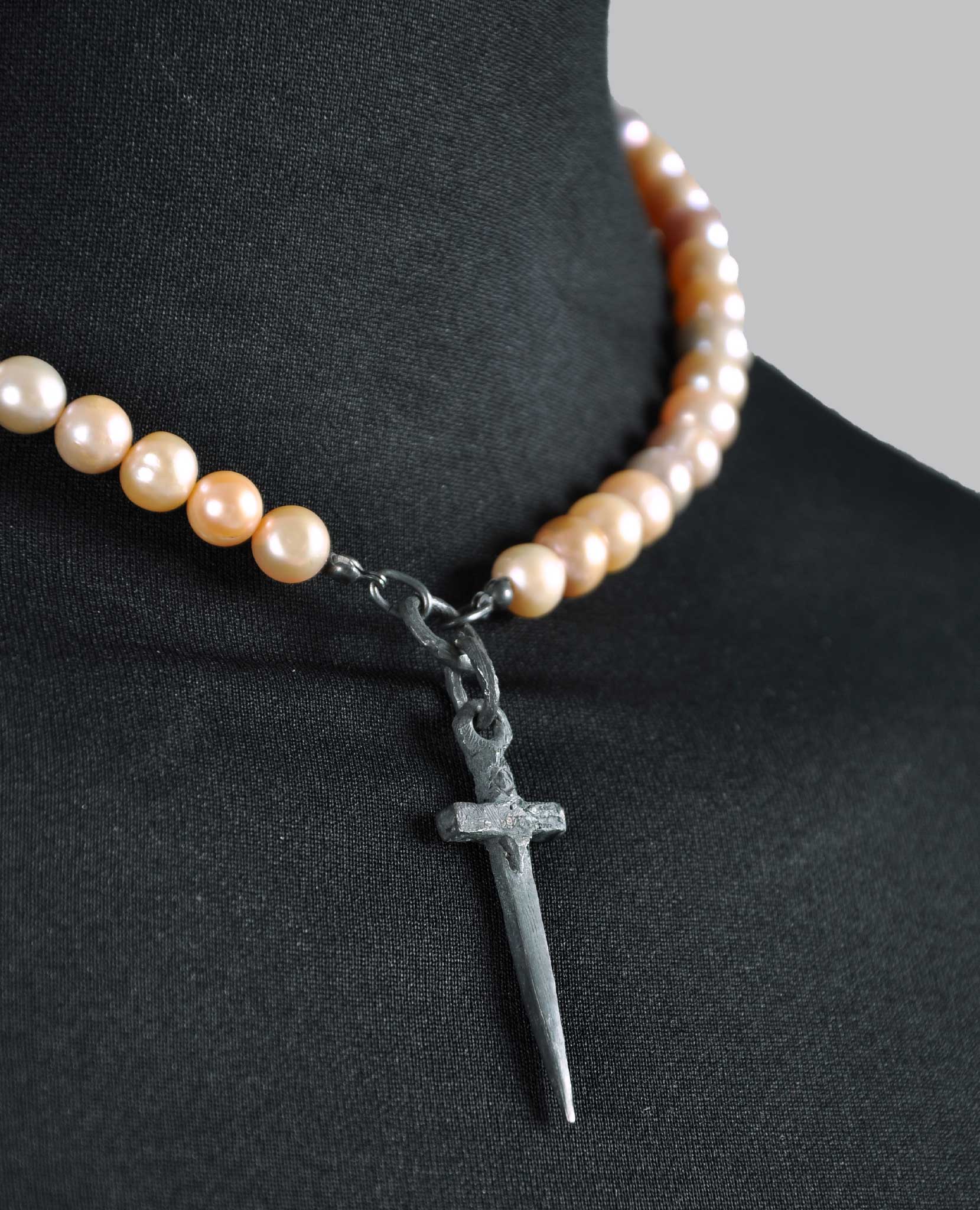 PINK PEARL DAGGER CHOKER - Image 5