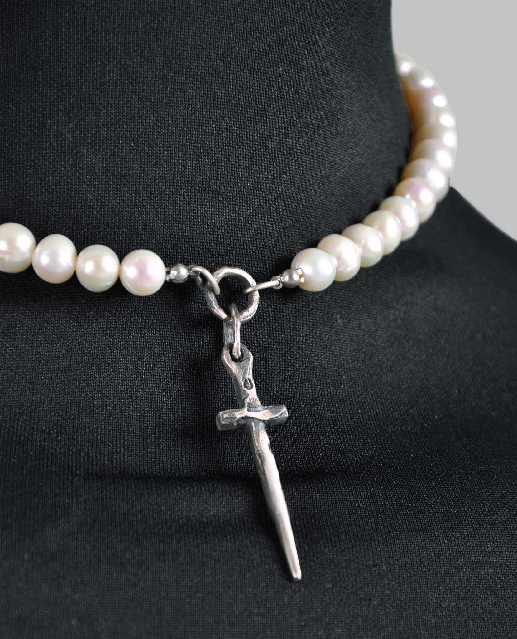 WHITE PEARL DAGGER CHOKER - Image 5