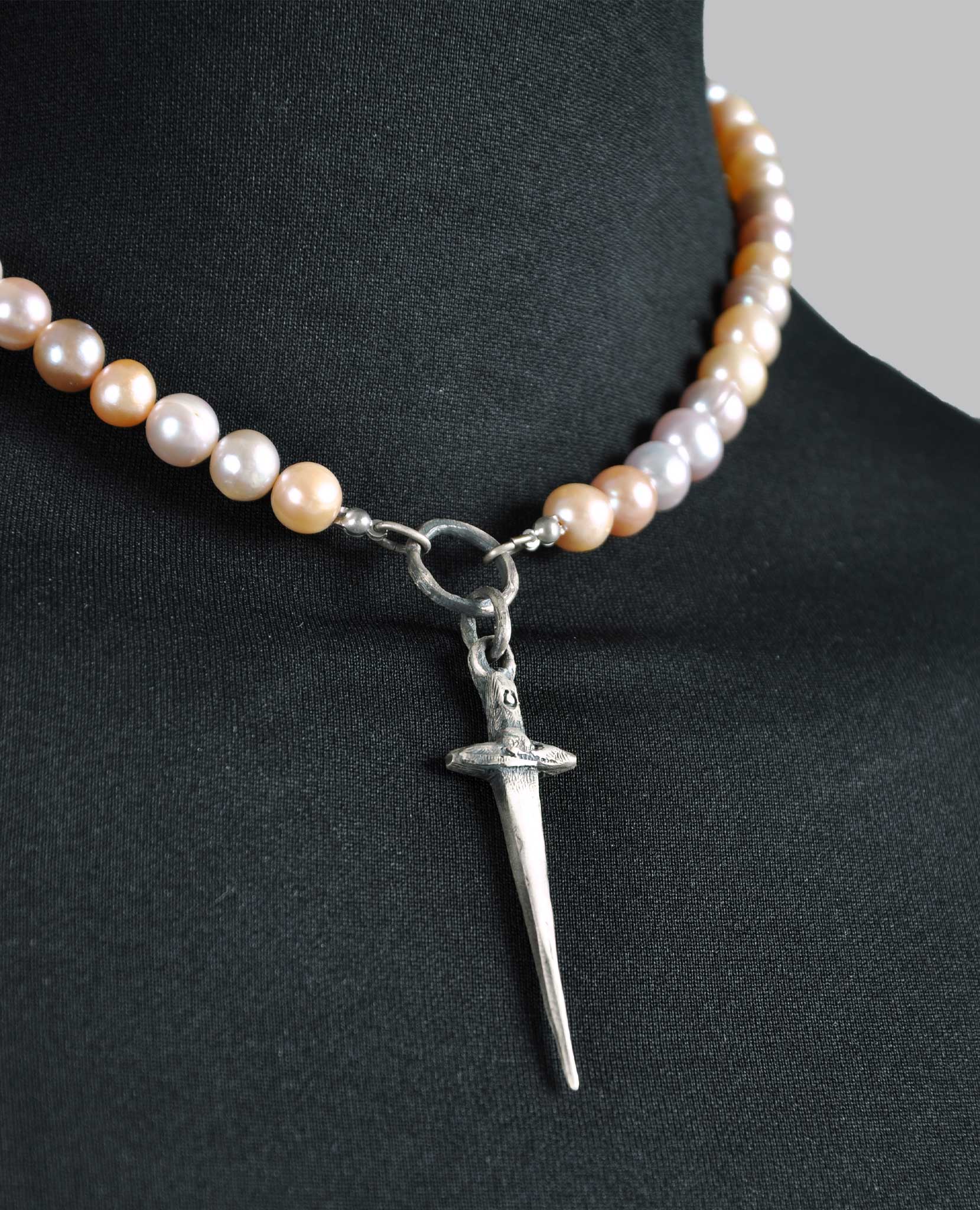 PINK PEARL DAGGER CHOKER - Image 5