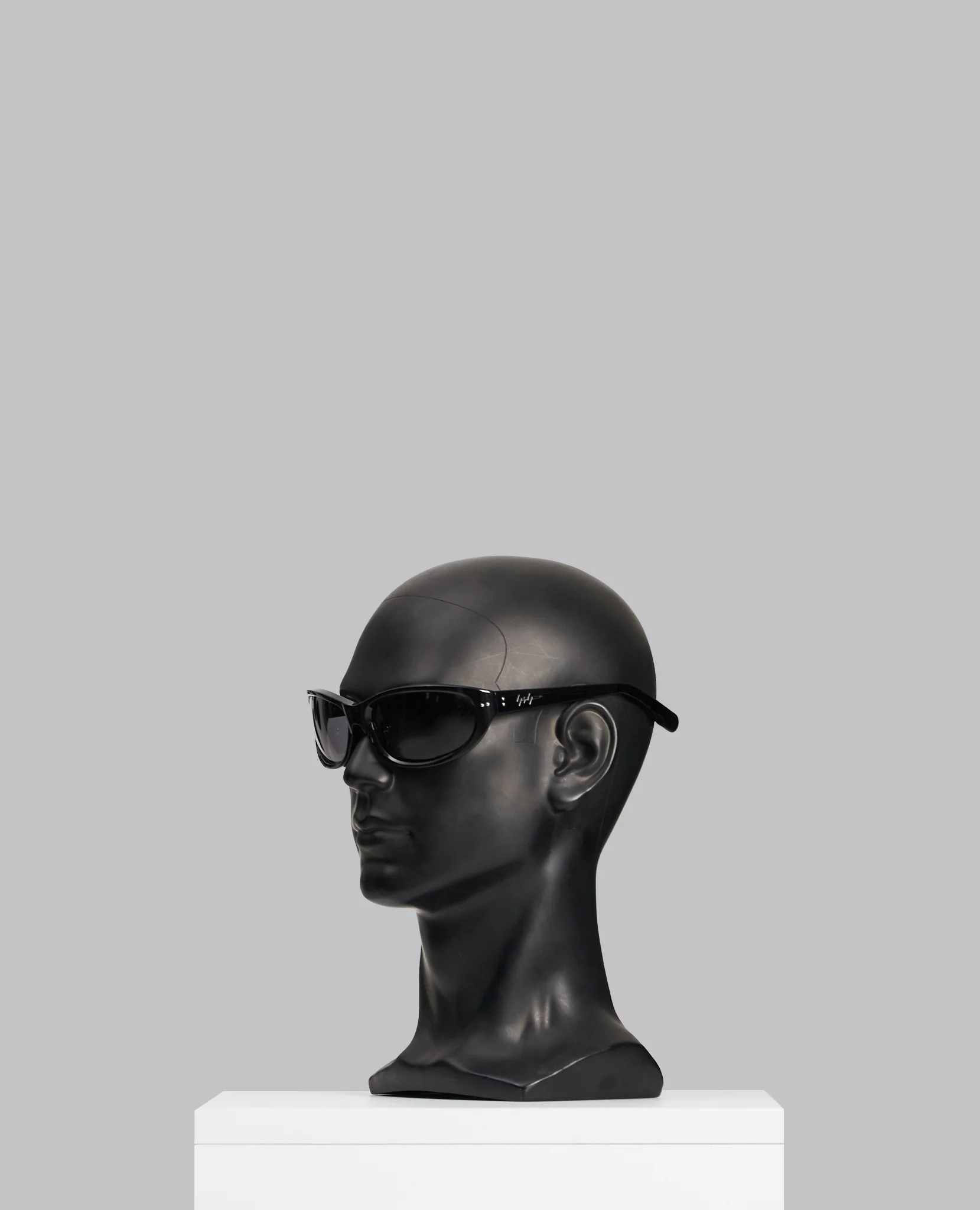 8-CURVE SUNGLASSES BLACK - Image 3