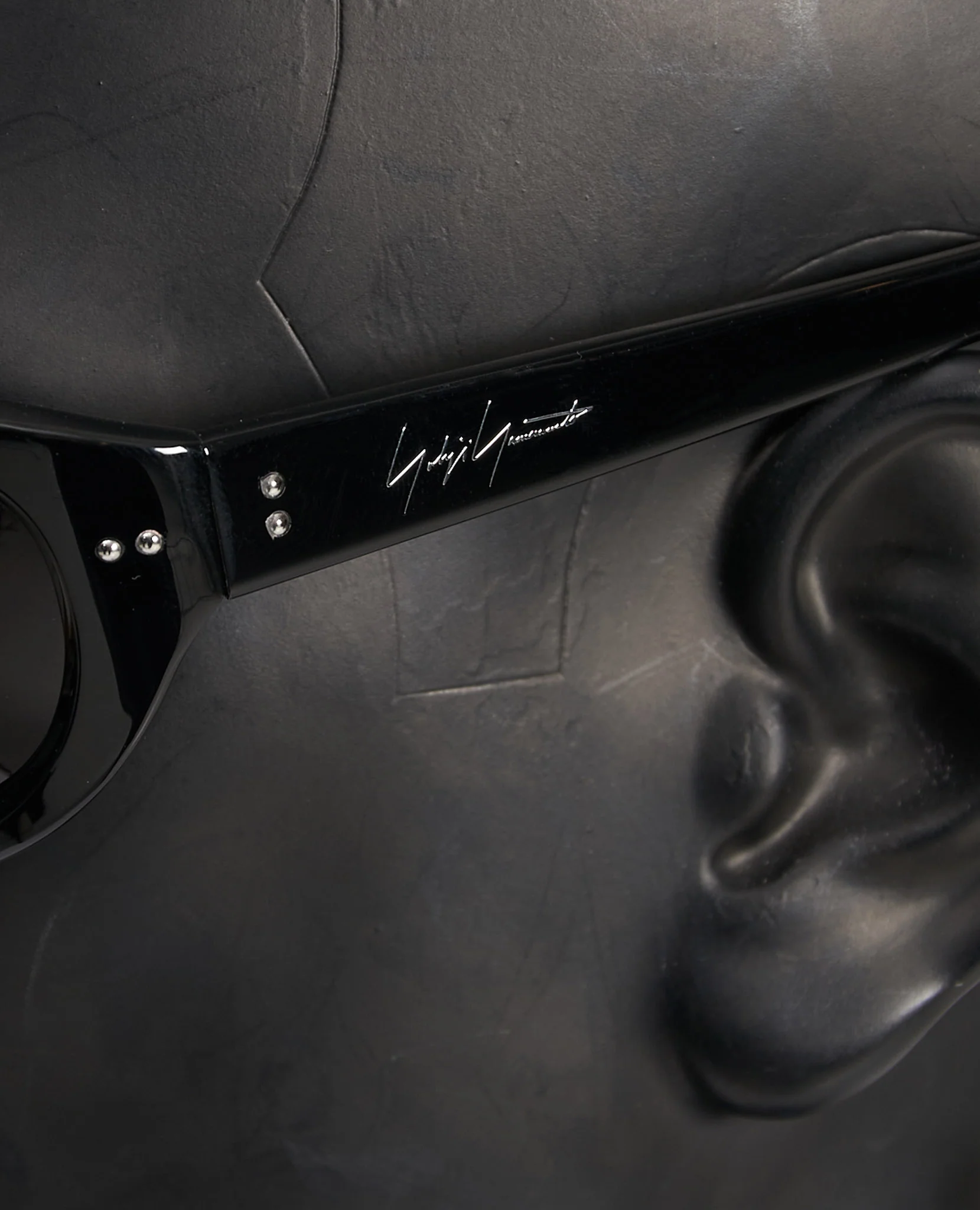 8-CURVE SUNGLASSES BLACK - Image 5