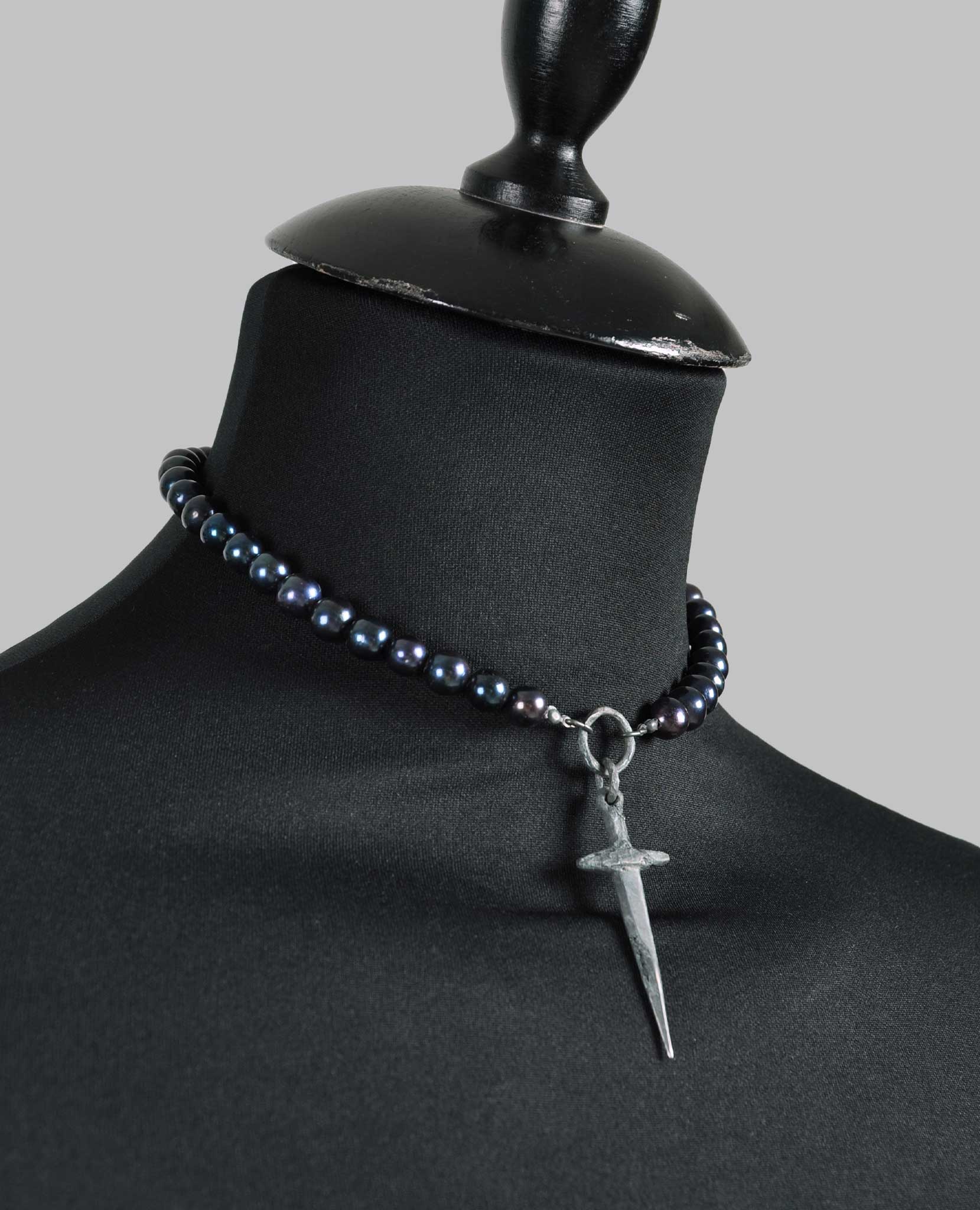 BLACK PEARL DAGGER CHOKER - Image 4