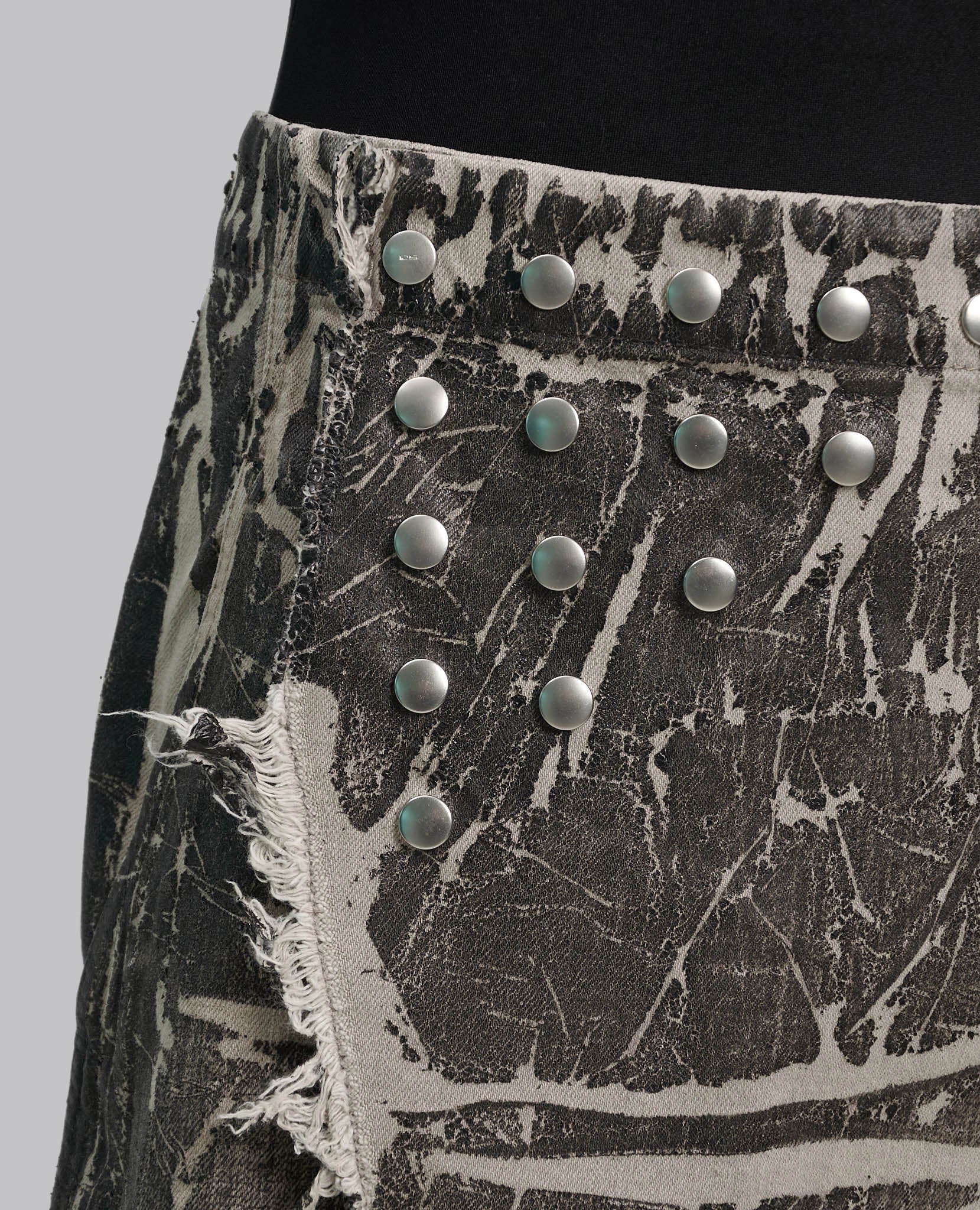 CONCORDIANS DRKSHDW SISYSNAP SKIRT - Image 9