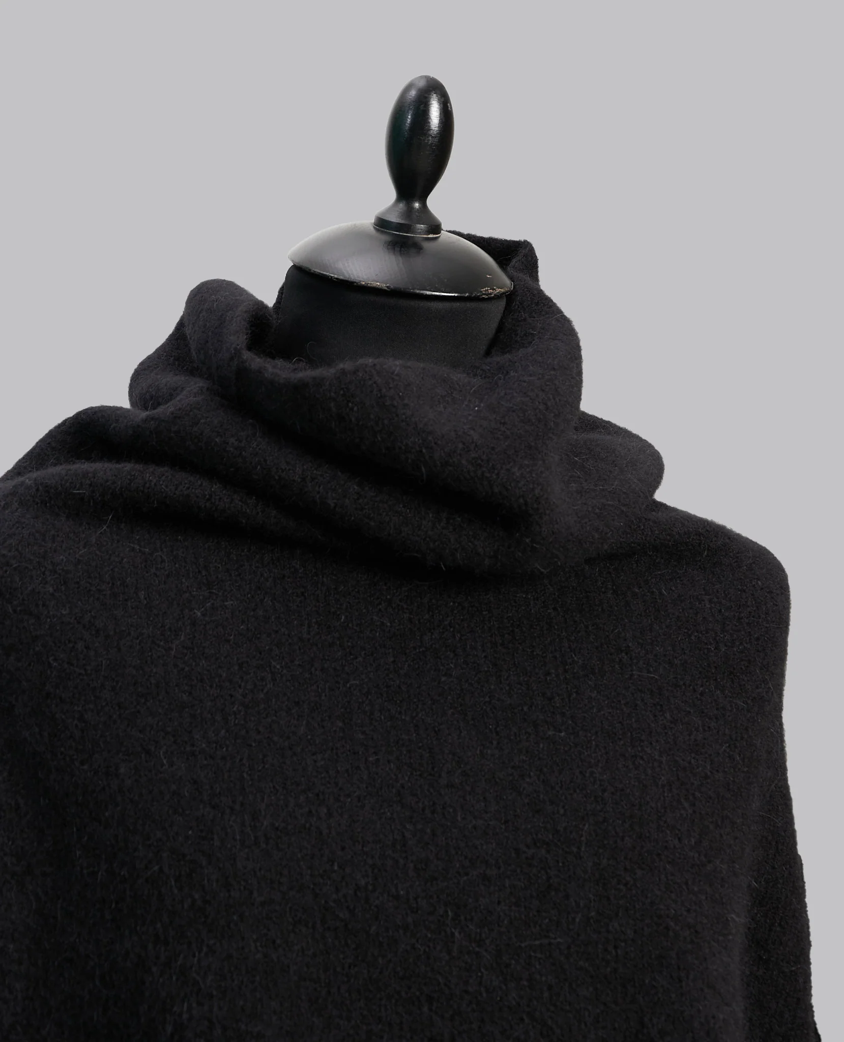 CONCORDIANS RUNWAY COWL - Image 7