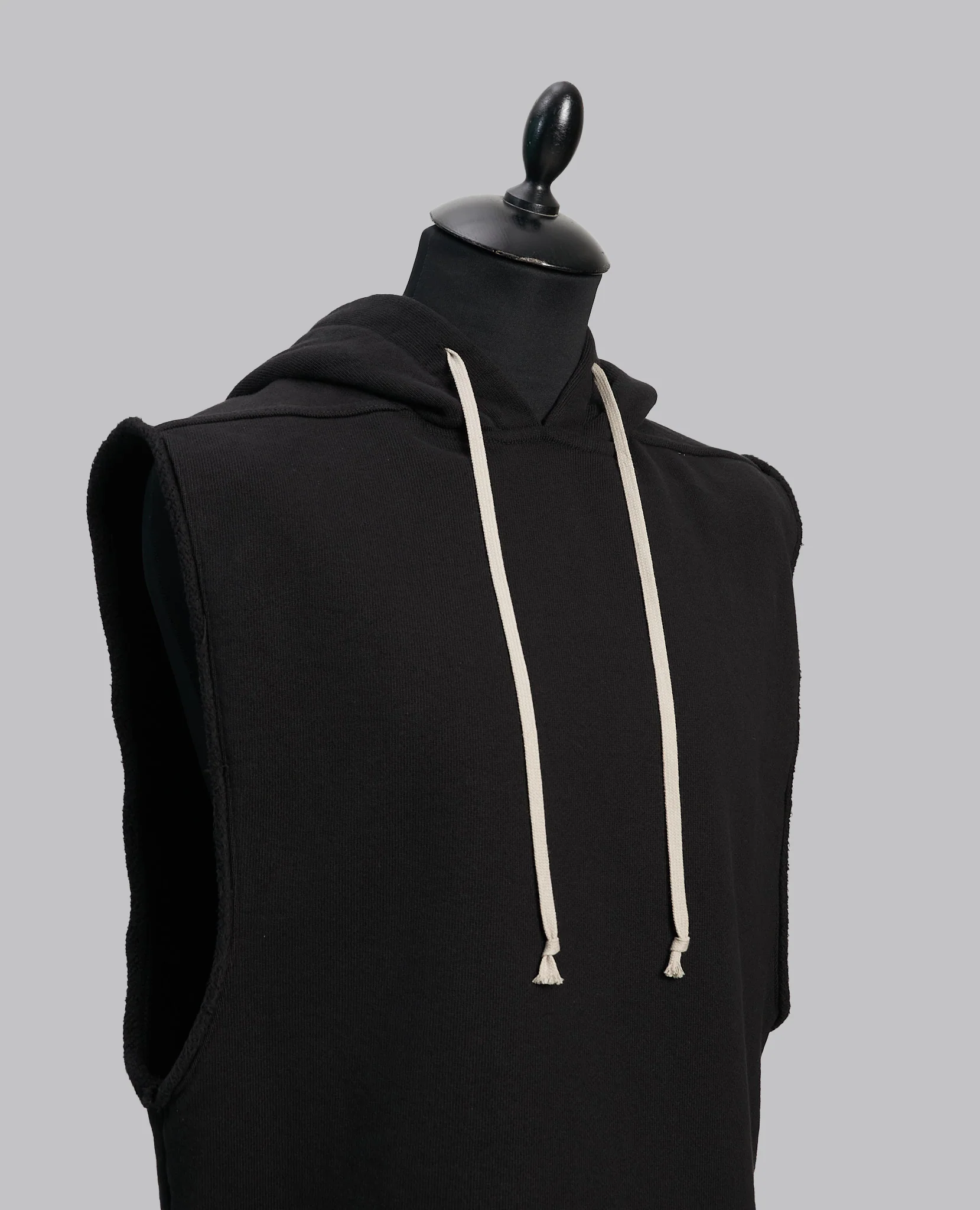 CONCORDIANS RUNWAY HOODED TUNIC - Image 9