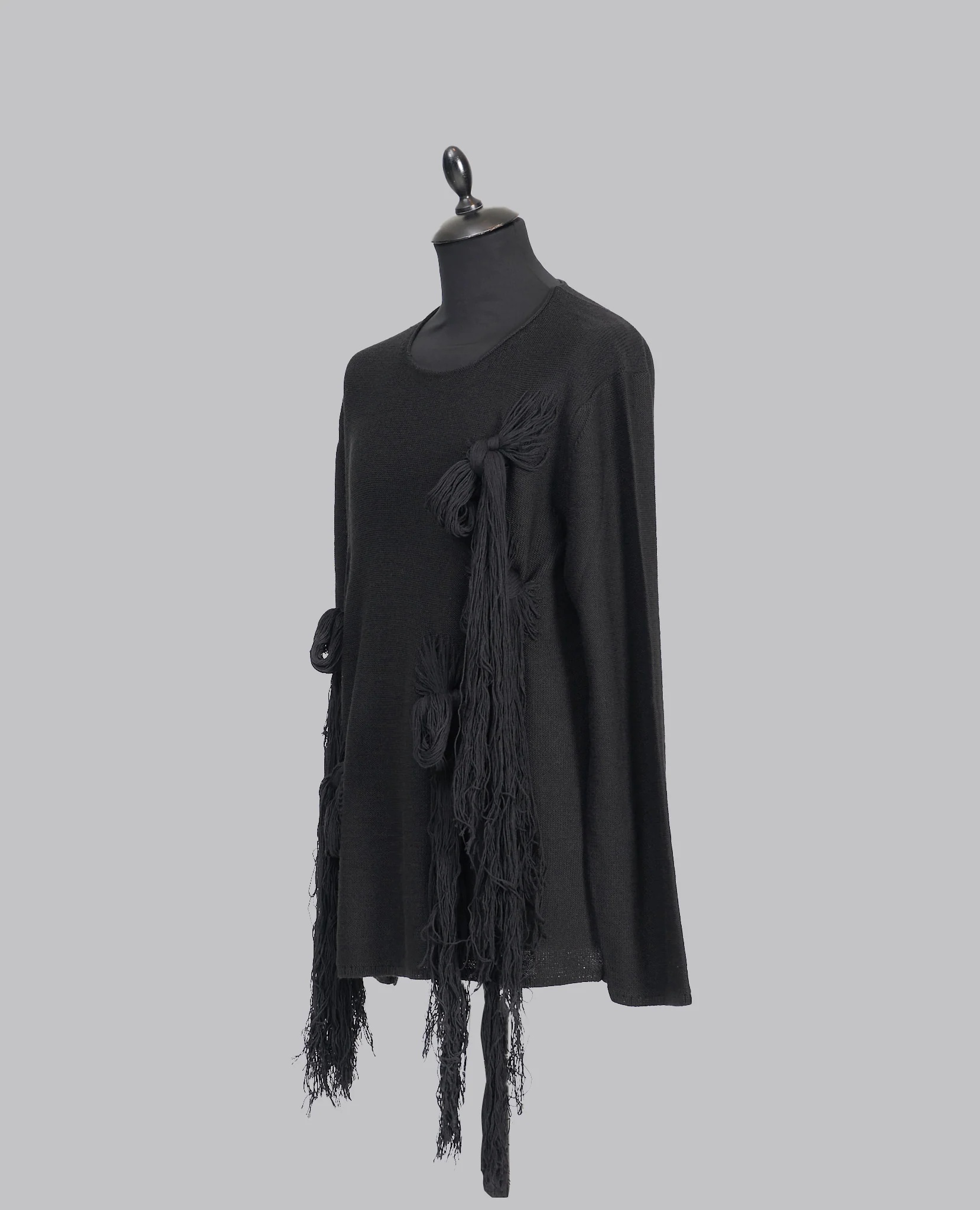 LOOSE KNIT TASSEL TOP - Image 3