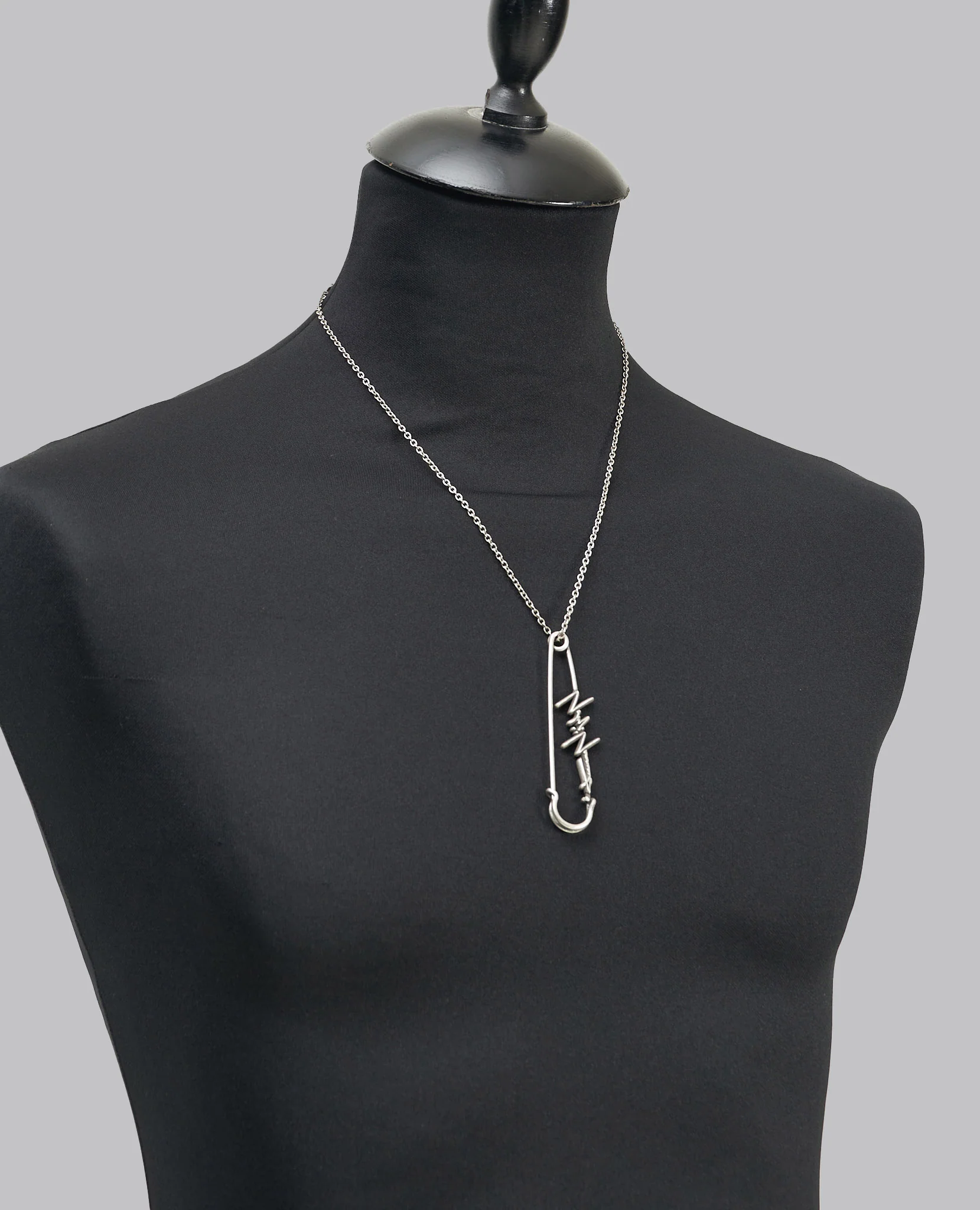 SAFETY PIN PENDANT - Image 2