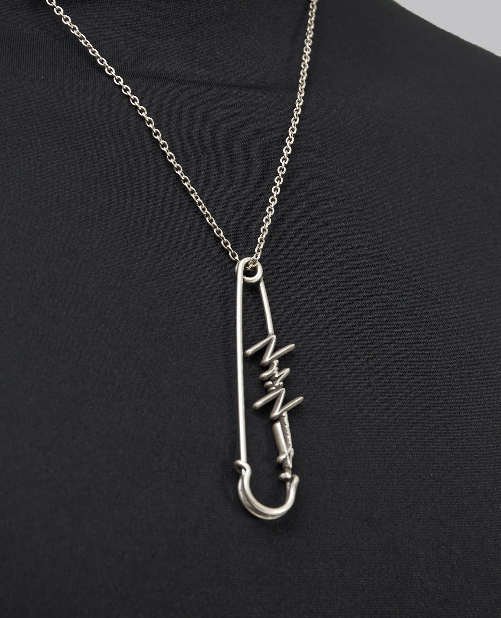 SAFETY PIN PENDANT - Image 3