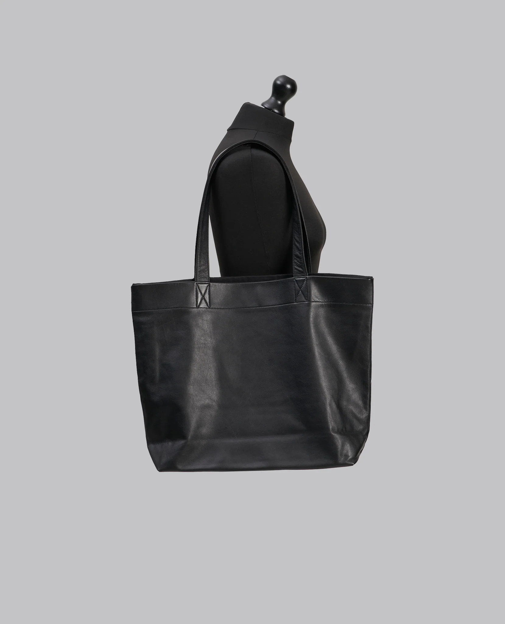 SIGNATURE LEATHER TOTE - Image 4