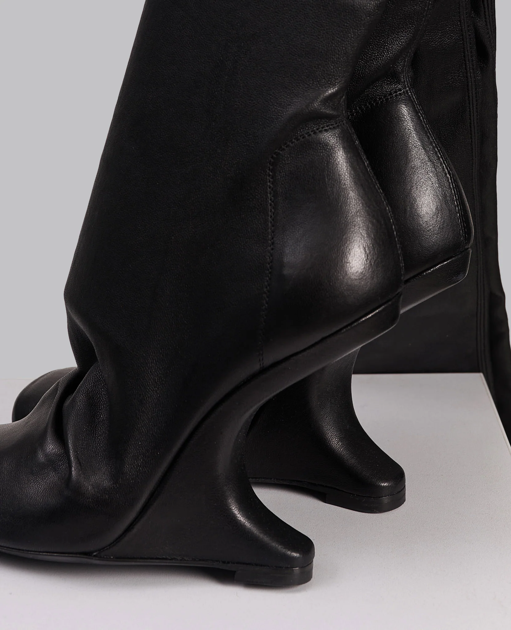 TEMPLE LILIES CANTILEVER 11 BOOT - Image 10