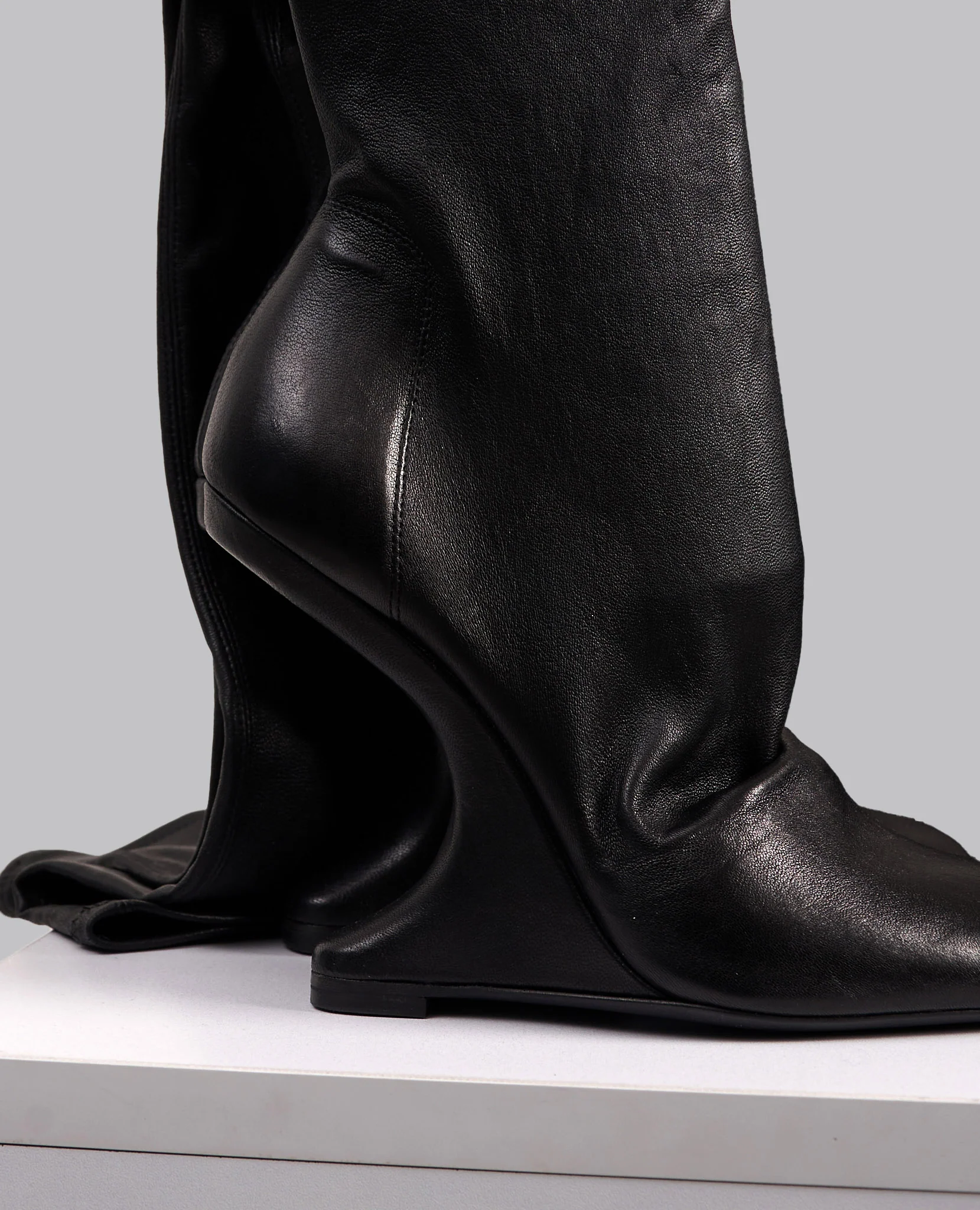 TEMPLE LILIES CANTILEVER 11 BOOT - Image 12